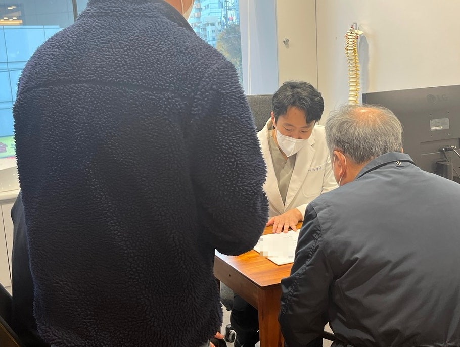 진료를 볼 때 건강습관 개선을 위해서 여러 조언을 드리는 편입니다