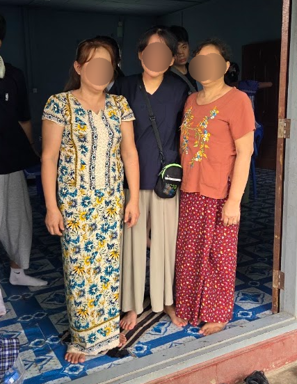 자매가 함께 오셔서 치료 받으신 분들 / 고맙다고 손잡고 인사해주셨습니다.