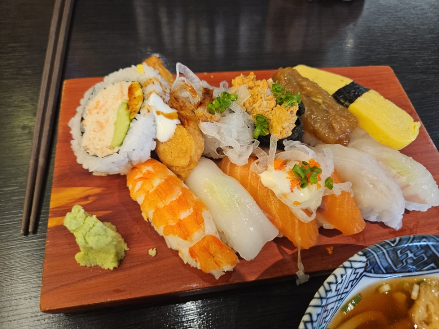 기본 하츠야 초밥세트