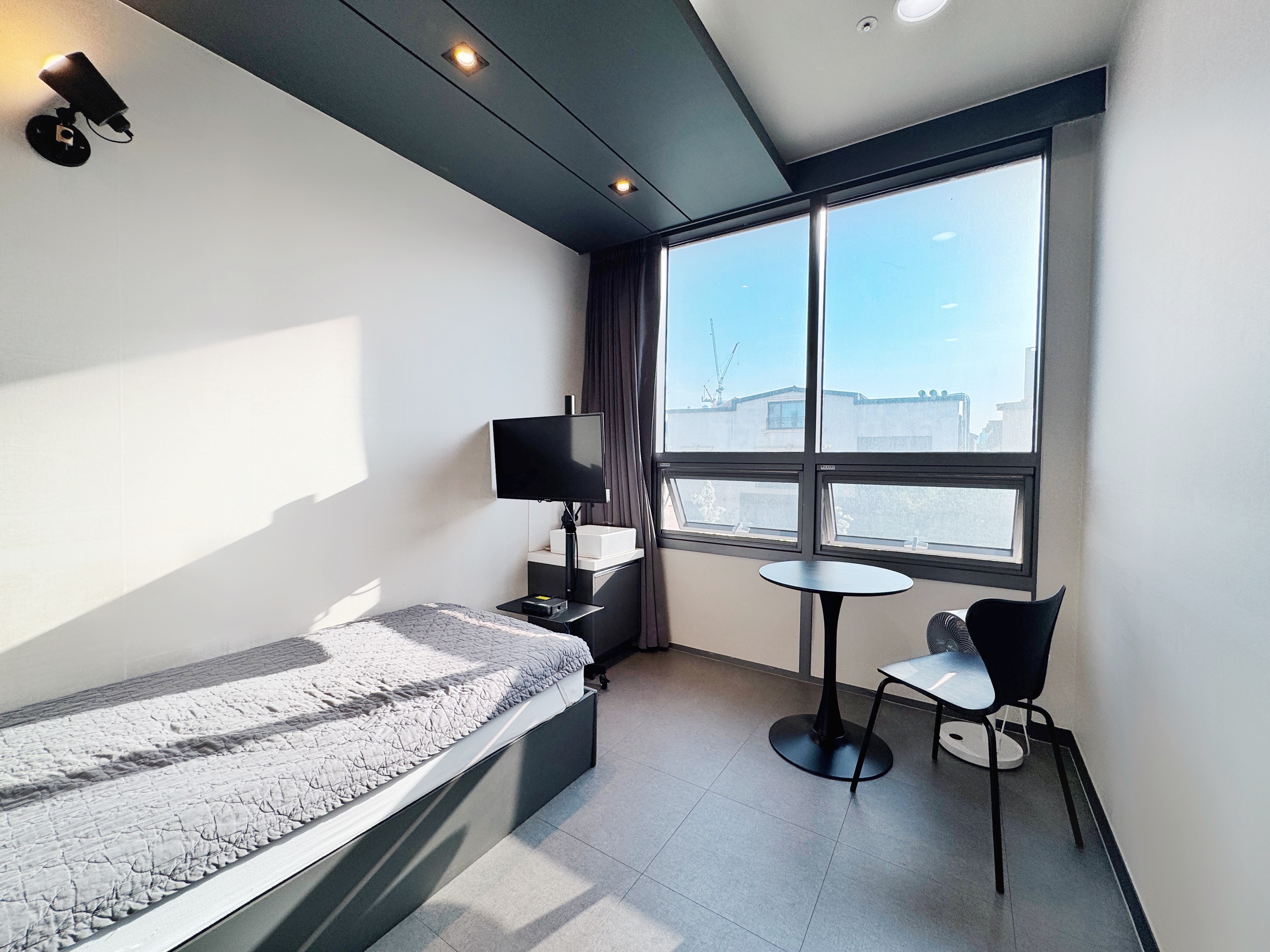 치료에만 집중할 수 있는,
프리미엄 1인실과 2인실 (독립 화장실, 샤워실)